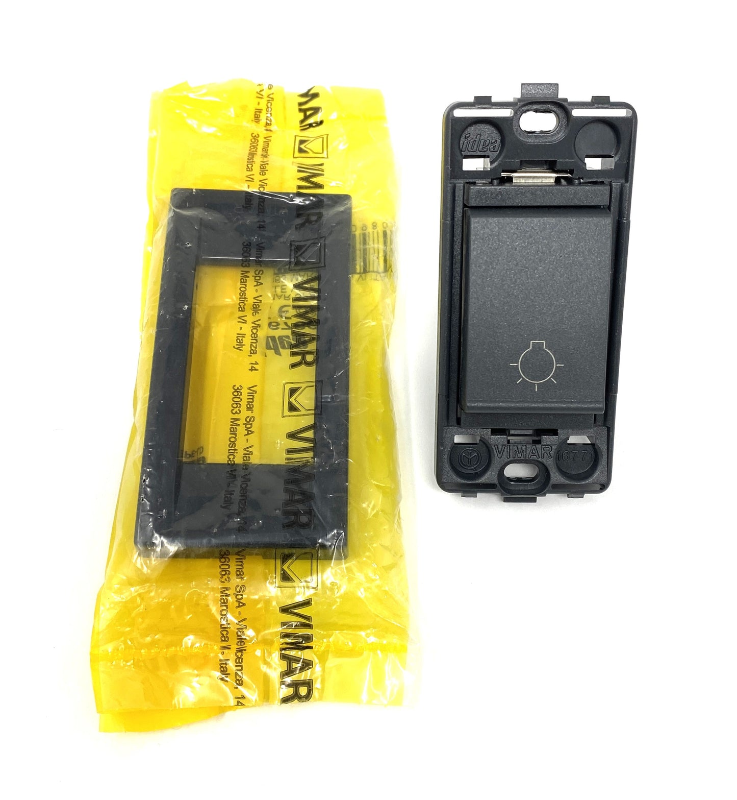 5026699 BSSPZR800 SSP14 Series Switch Panel - Sw Panel Assy, Vimar, 1 Pos., Tiffin - Allegro Bus , Z, CLOSET, w/Cover