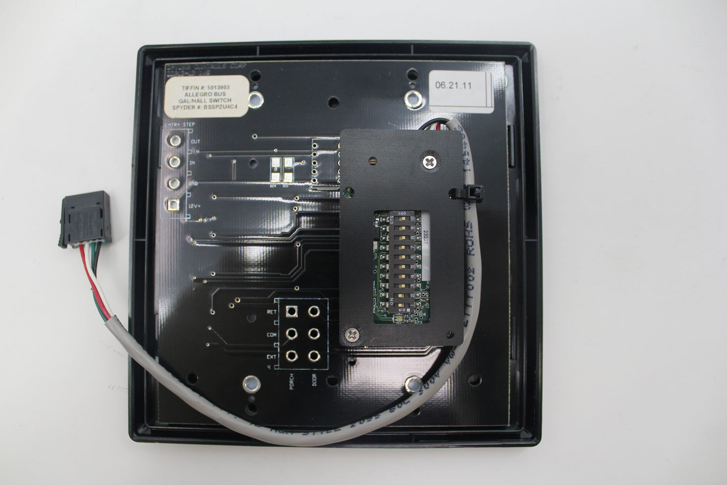 5013903 BSSPZU4C4 - Sw Panel Assy, SSP13, 12 Pos Vert GALLEY/HALL