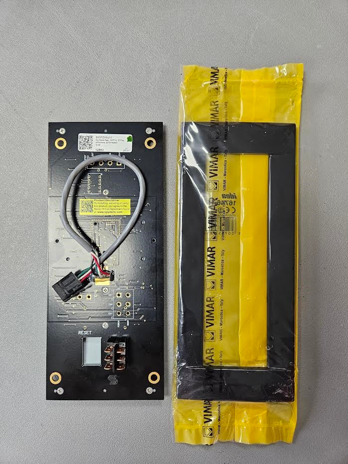 12583 BSSPZX5L2-2 Sw Panel Assy, SSP14, 10 Pos. w/ Rockers, PW, 2016 Ascent