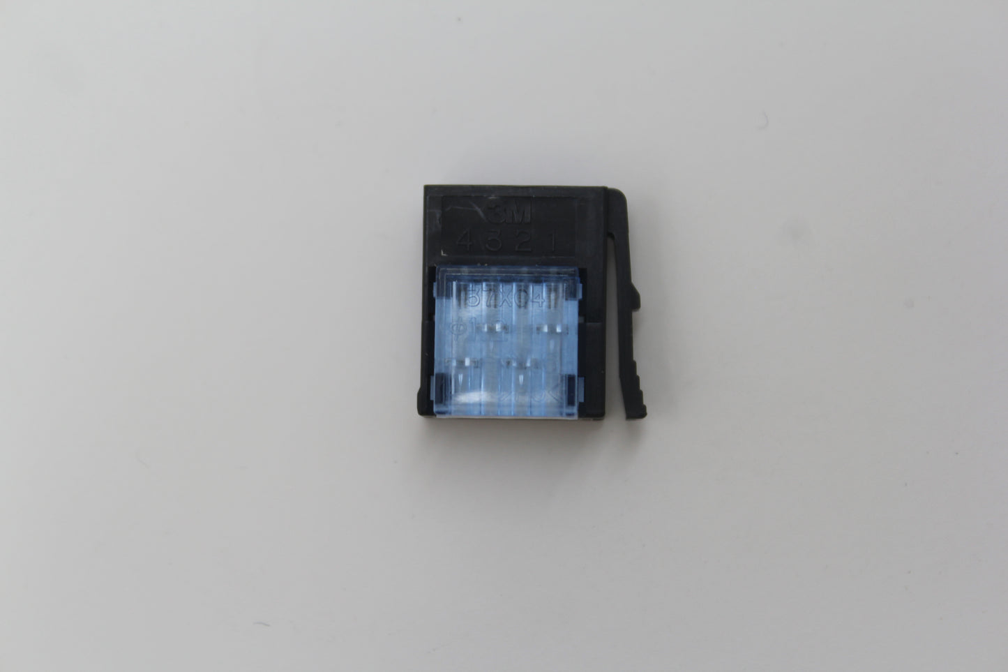 1001296 CON824204 Connector, 4 pos 2mm, Mini Clamp, Blue, Plug, 20-24awg, C/E, IDC